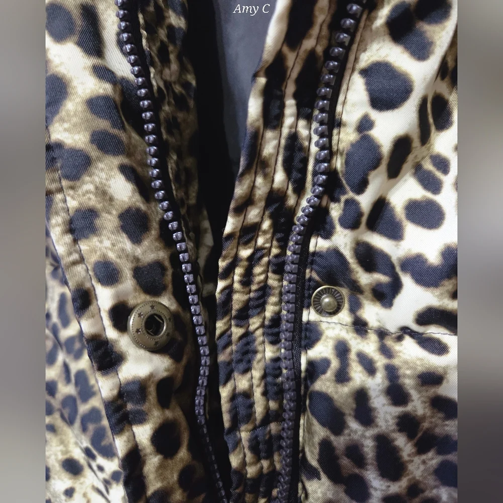 Jones New York Animal Print Puffer Vest Size Large In EUC. - Picture 3 of 7